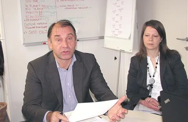 Črtomir Špacapan opozarja: projekti stojijo, milijoni pa so samo na papirju; če se bo še zavleklo, se bodo zanje na obmejnem območju obrisali pod nosom.