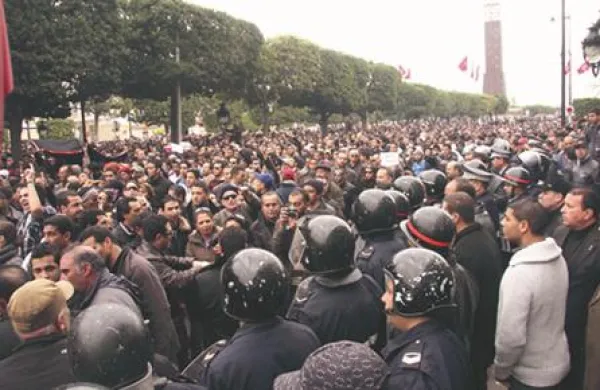 Od četrtka zvečer do danes je bilo v protestih ubitih že 13 ljudi.  