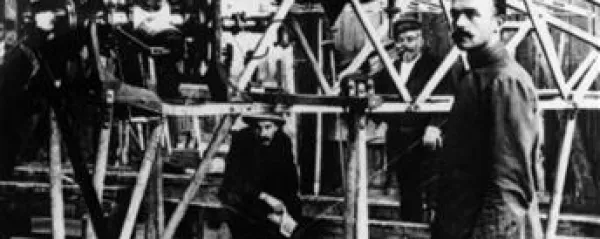 Zagreb 1910: zadnje letalo bratov Rusjan, najprej velik uspeh, 9.  januarja 1911 pa ...