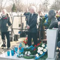 Beograd 2011: govornik  Vili Prinčič je obudil spomin na dan, ko so  Edvarda Rusjana pokopali v Beogradu in ga je na zadnjo pot pospremila množica ljudi