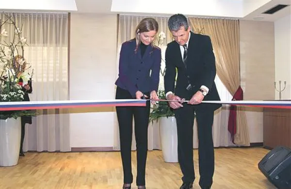 Trak sta prerezala   Katarina Kresal in Stojan Petrič. 