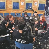  Koprska metalska družina je pritegnila veliko pozornosti.