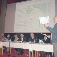 Florjan Poljšak je vztrajal že na tretji obravnavi DPN-ja. Odgovornim je izročil tudi dokumente idejnega načrta za primorski vodovod, ki sega od Malnov  do Goriške, Krasa in Istre. “Ne gre se samo za pitje pitne vode v pivški občini, ampak za celo Primorsko,” je opozoril.