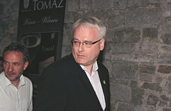 Ivo Josipovič bo v sredo odpotoval v Nemčijo na srečanje z nemškim predsednikom Norbertom Lammertom in kanclerko Angelo Merkel.