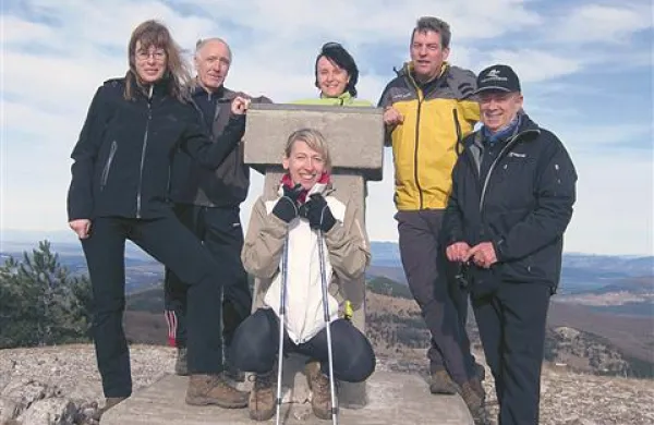 Prijatelji Slavnika, z leve: Natalija Gulič, Feliks Bratina, Jožica Trost (čepi), Špela Prodan, Alan Rupnik, Orlando Nemec