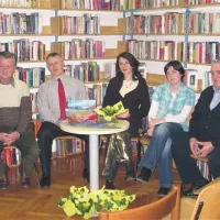 V  komenski knjižnici so knjigo o Brestovici predstavili njeni avtorji in domačini