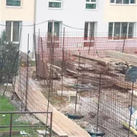 Iz desk grajena pot zvečer ni varna, menijo starejši stanovalci