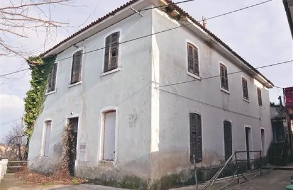 Zaman čakali na kupca starega kulturnega doma