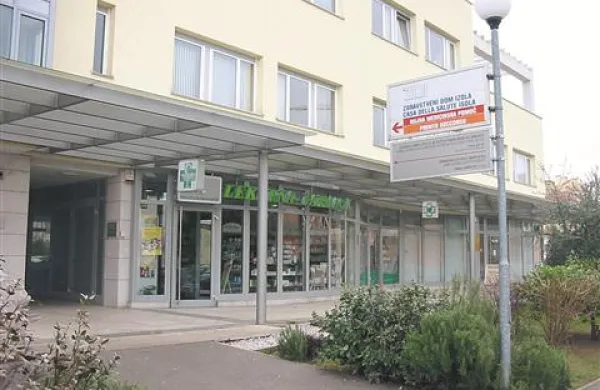 Kdo, kdaj in zakaj je v izolskem ZD delil letake o prodaji oziroma odkupu krvi v Avstriji, ni znano. 