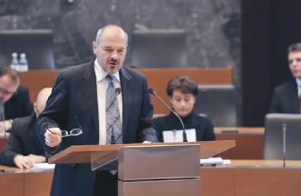 Križanič ostaja finančni minister