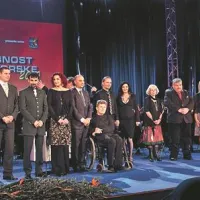 Peter Ventin in ostalih enajst nominirancev, ki so zaznamovali vsak svoj mesec šeste akcije Osebnost Primorske, ki jo pripravljata Radio Koper in Primorske novice. 