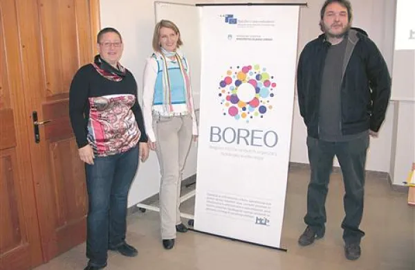 Boreo - Stčišče nevladnih organizacij za Notranjsko - kraško regijo so predstavili (z leve) Nina Hočevar, Tatjana Hvala in Samo Vesel