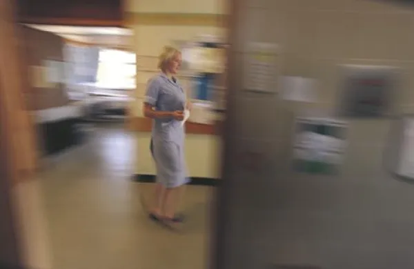 Sindikat delavcev v zdravstveni negi ne izključuje možnosti stavke, če ministrstvo ne bi ugodilo njihovim zahtevam. 
