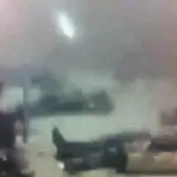 Posnetek z mobilnega telefona kaže žrtve bombnega napada.