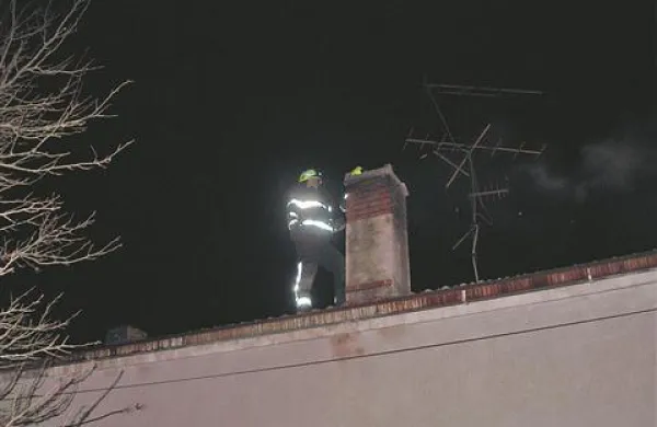 Primorski gasilci v teh dneh pogosto gasijo dimniške požare.