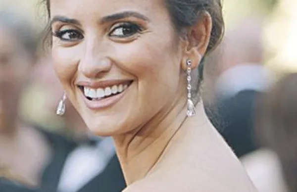 Penelope Cruz je v torek povila prvega otroka.