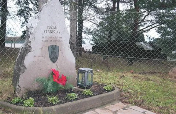 Nekdanjega vodnika JLA, ki naj bi v Pivki streljal na avto in pri tem ubil  Stanislava Požarja, še ne bo v Slovenijo.