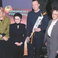 Peter Ventin v družbi urednic (z leve): Maja Kirar, Radio Koper, Barbara Kampos, TV Koper in Silva Križman, Primorske novice Koper