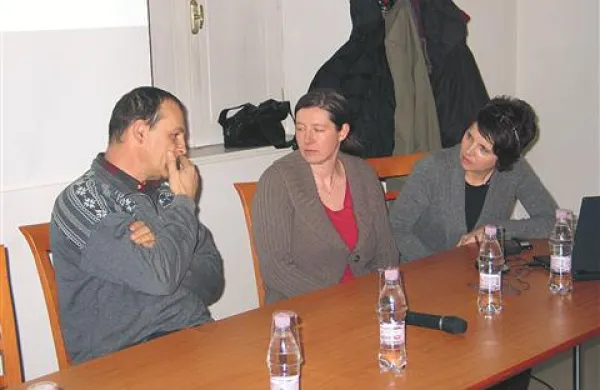 Marko Udovič, Bojana Fajdiga in Anica Cernatič so opozorili na negativne vplive vadišča na biotsko raznovrstnost in rabo gozdov.  