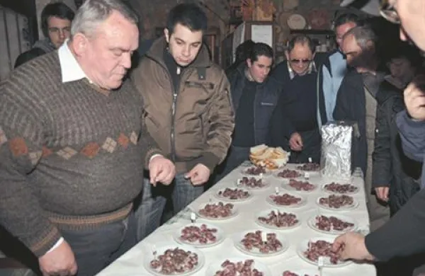 Komisija in obiskovalci so imeli težko nalogo, saj  so bili vsi vzorci klobas zelo dobri.