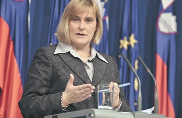 Darja Radić je na današnji novinarski konferenci dejala, da je  področje direktorskih plač v Sloveniji sedaj urejeno.