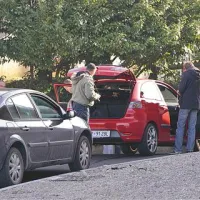 Ko sta policista prijela italijanska ubežnika, so kriminalisti temeljito pregledali notranjost kranjske ibize