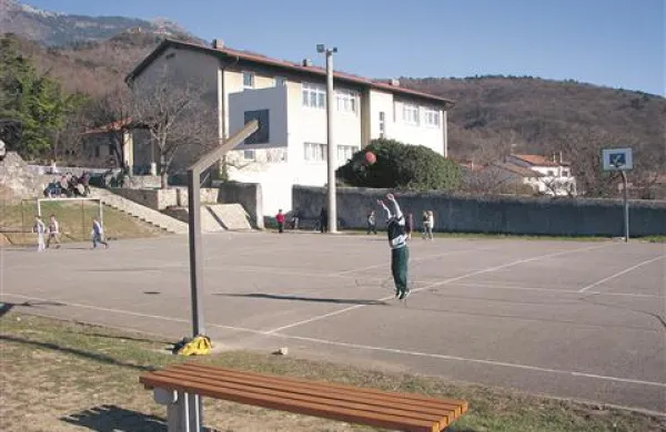 Letos naj bi v Črničah končno le zgradili dom krajanov