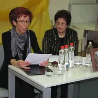     Ana Balantič (desno) in Milena Brelih  na predstavitvi knjige Moja poletja