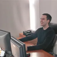Informatik Andrej Luznik je v podjetju zadolžen za razvoj in vzdrževanje sistemov