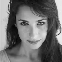 Lara Komar