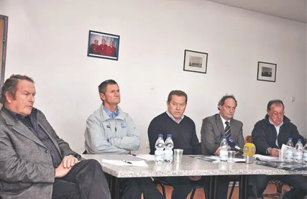 Člani novega izvršnega odbora JZS (od leve) - Viljem Orel, Dušan Puh, Stanislav Žbogar, Emil Mesarič in Milan Morgan 