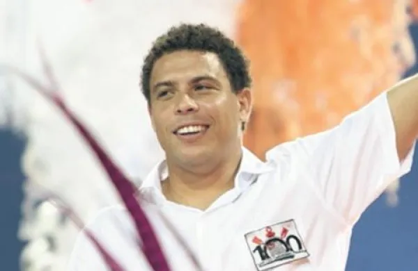 Nogometaš Ronaldo naj bi danes objavil konec kariere.