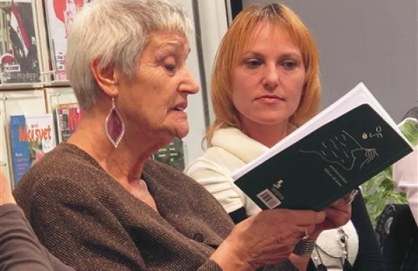 Dorina Beržan, pobudnica zbirke, in Patricija Sosič Kobal