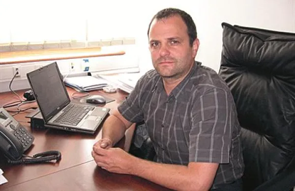 Idrijski župan Uroš Brežan je dejal, da so zaradi zavrnitve financiranja širokopasovnega interneta s strani ministrstva za šolstvo najbolj oškodovane občine Brda, Tolmin, Idrija in Bovec