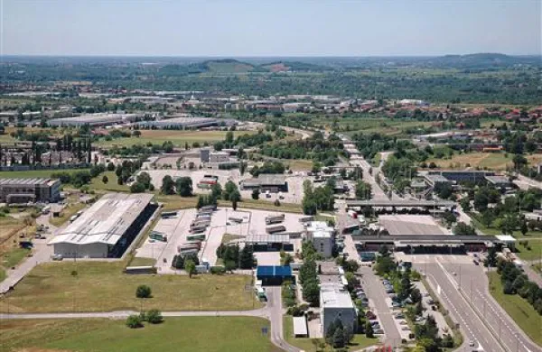 Iz Slovenije (na fotografiji MMP Vrtojba) se v Furlanijo (in v nasprotni smeri) širijo možnost za izdatno podporo čezmejnim projektom. 