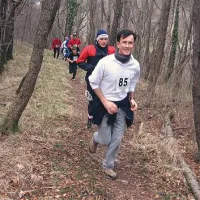 Marco Debiasio (85) in drugi tekači  na poti proti Beki