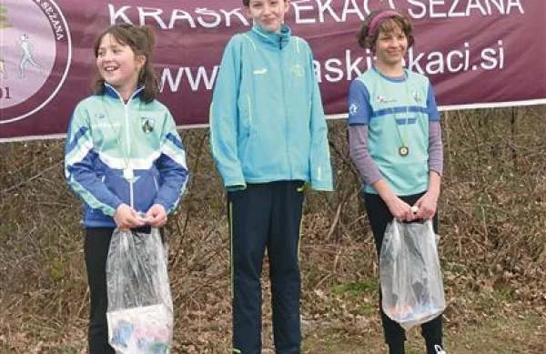 Najboljše deklice 2001 in 2000: Tanja Žgajnar, Urša Uršič, Iris Preganski