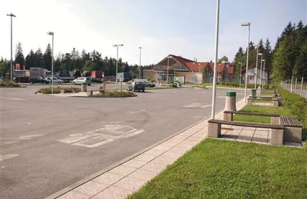 Nov, regijski center za ravnanje z odpadki naj bi uredili na Lomu, v bližini avtocestega počivališča.