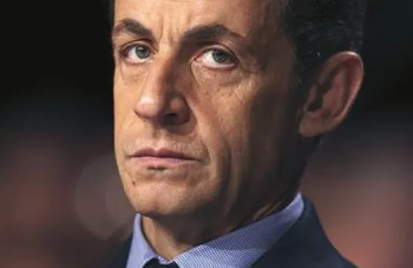 Francoski predsednik Nicolas Sarkozy je EU pozval k sankcijam proti Libiji. 
