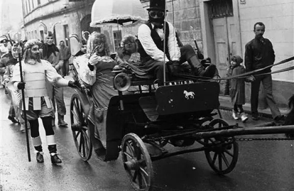 Grajska gospoda iz Jablanice na povorki leta 1987