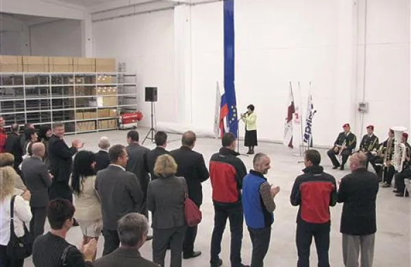 Prostore regijskega skladišča CZ prevzema ministrstvo za obrambo