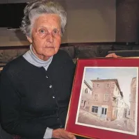 Sonja Ribnikar najraje slika motive iz vsakdanjega življenja in narave.