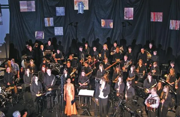 Koncert ob 15. jubileju Pihalnega orkestra Komen.