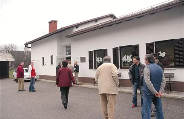 Zdravstveni dom v Čepovanu so pred leti obnovili, zdaj pa ugotavljajo, da mu morajo zagotoviti še neoporečno vodo.