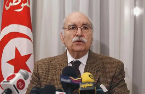 Tunizijski predsednik  Foued Mebazza je imenoval novega začasnega premierja. 