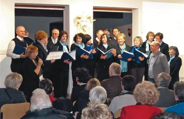 V Kobaridu so zapeli tudi beneški pevke in pevci