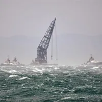 V tržaškem pristanišču je “odtrgalo” dvogalo, posredovati so morali trije vlačilci.