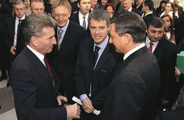 Evropski komisar za energetiko Günther Oettinger (z leve), evropski komisar za okolje Janez Potočnik, direktor Acerja Alberto Pototschnig in predsednik vlade Borut Pahor 