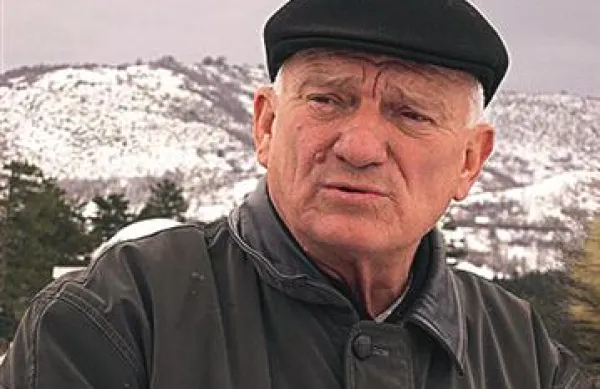 Na Dunaju so aretirali nekdanjega generala vojske BiH Jovana Divjaka, ki je obtožen vojnih zločinov.  