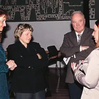 Direktorica Primorskih novic Suzana Zornada Vrabec, raziskovalka Milena Buear Miklavčič, nekdanji direktor Luke Koper Bruno Korelič in moderatorka večera, novinarka Primorskih novic Vesna Humar (z leve)